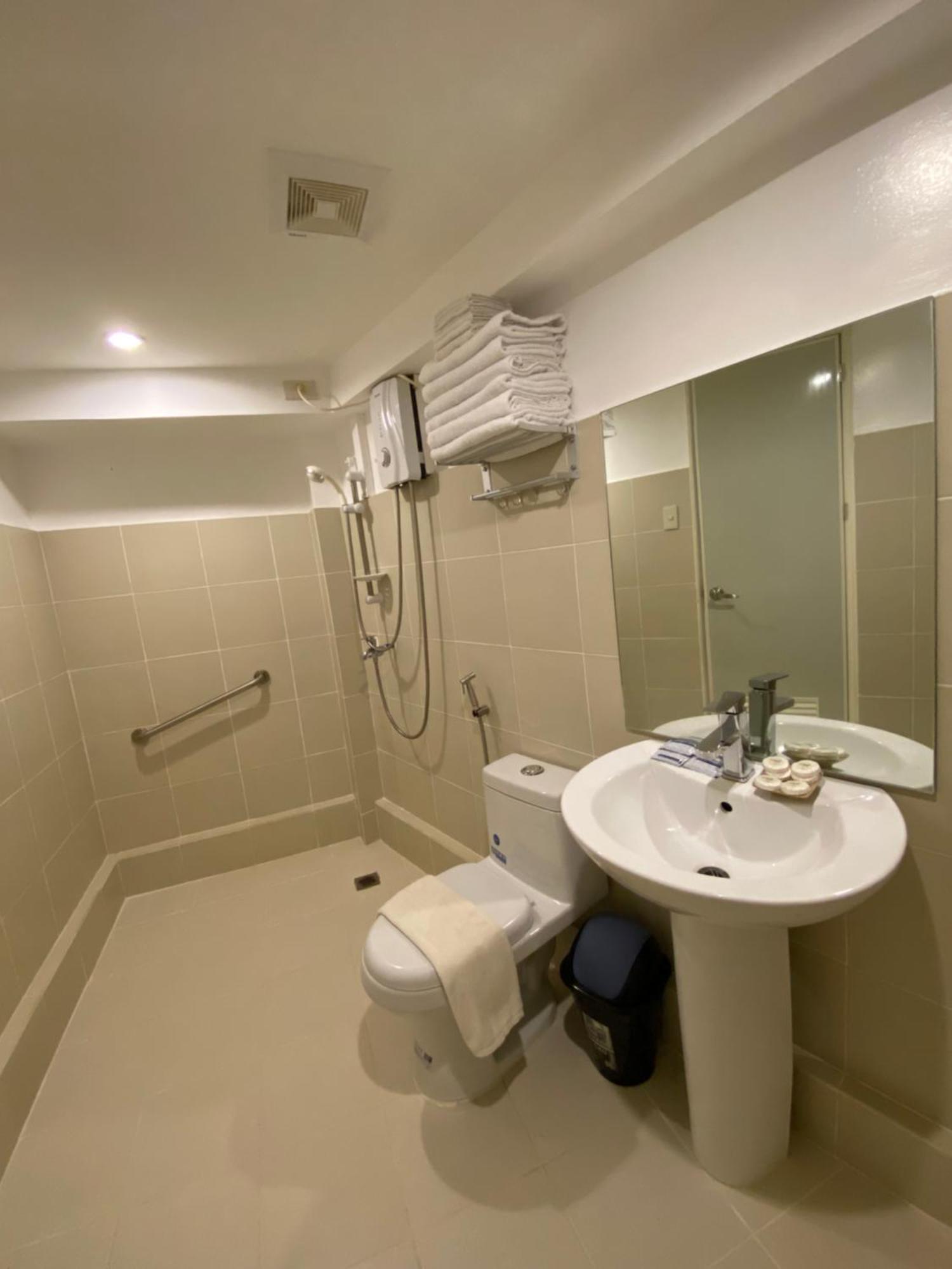 El Puerto Boracay Shore Balabag  Экстерьер фото